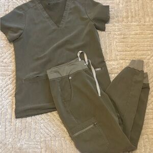 Figs  Green Women's Scrub Set